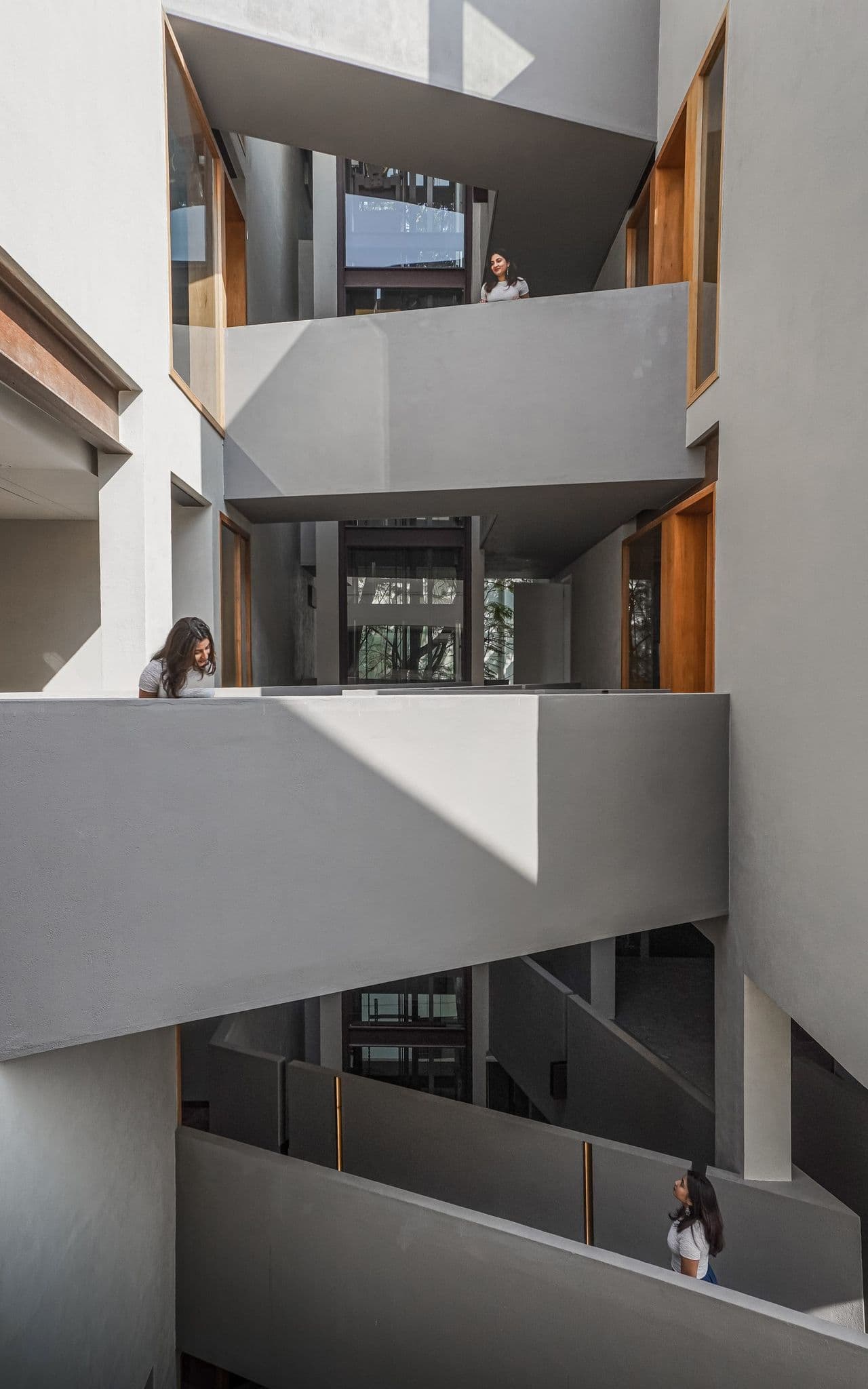 Hira — shadow, form, and the void between volumes
